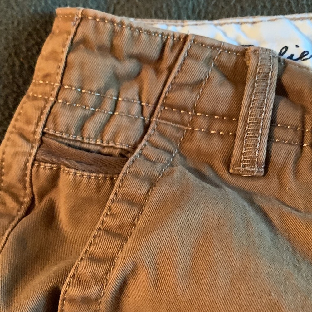 Eddie Bauer “Blakely” shorts. 9 inch inseam. Caramel color. Size 8 - Picture 5 of 12